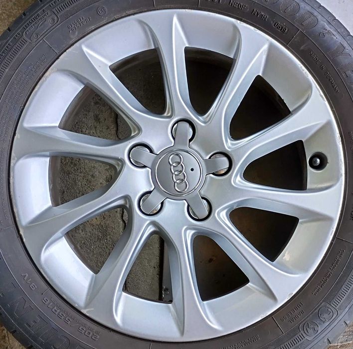 Продавам оригинални лети джанти 16" за Audi