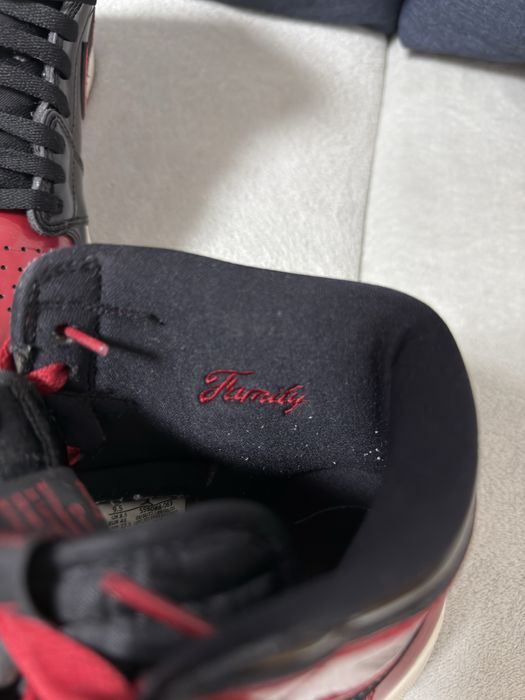 Air Jordan 1 High Patent Bred