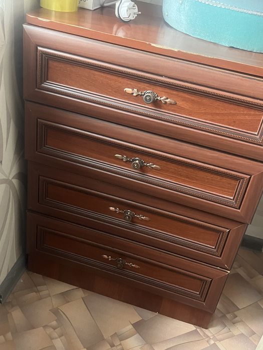 Шкаф и шифонер !