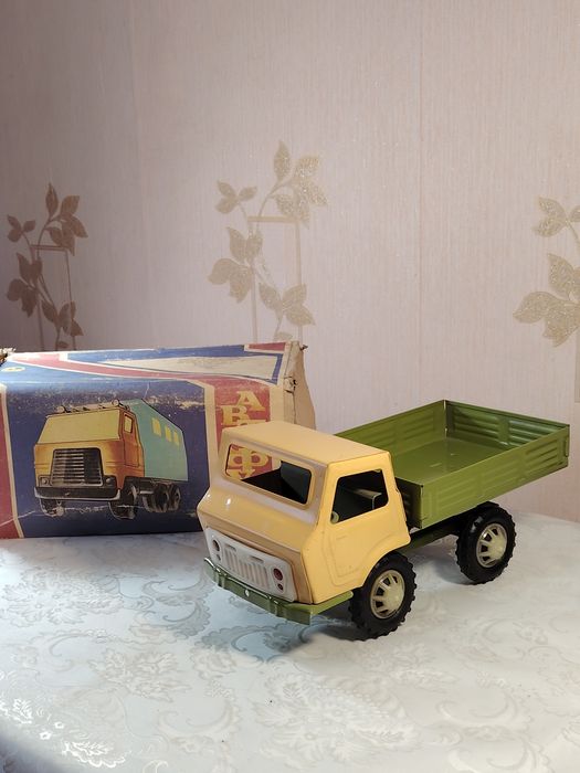 Игрушка машинка советская СССР