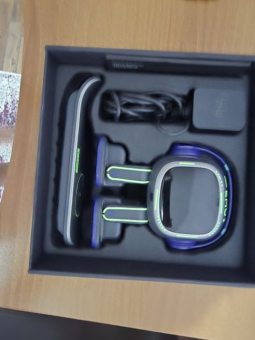 Робот емо LIVING.AI десктоп робот