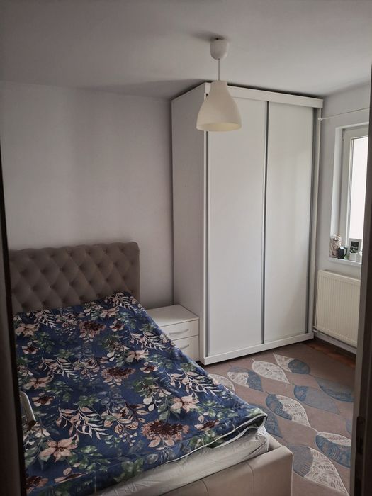 Apartament cu 3 camere in Dambu, 52m² cu balcon inchis, izolat.