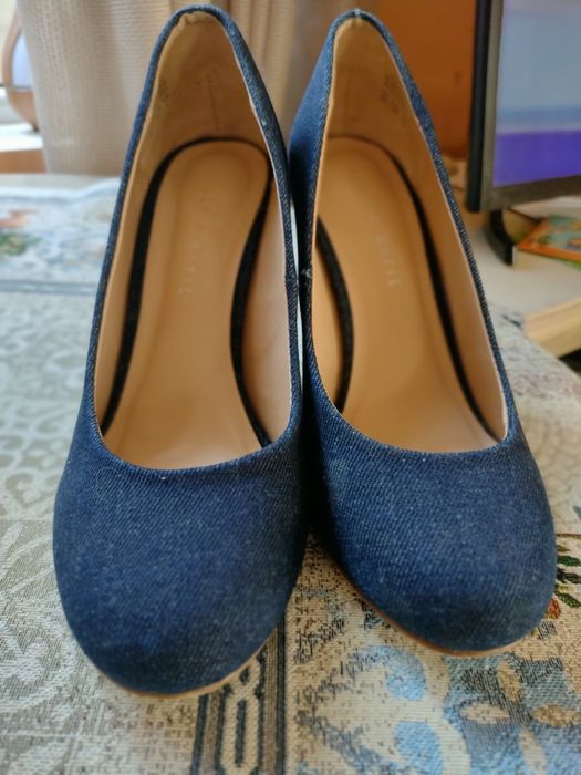 Елегантни дамски обувки