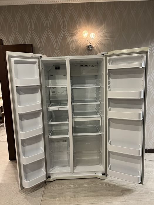 Двухкамерный LG Side-by-side холодильник
