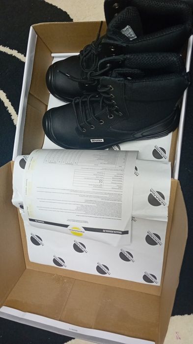 Bocanci piele mas 42 Noi in cutie