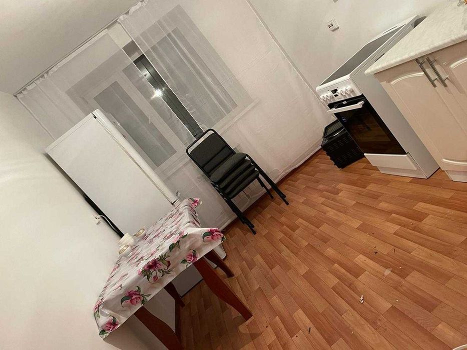 Адам 1 комнатную квартиру