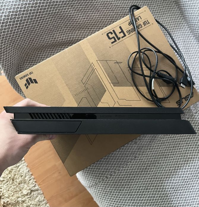 Vand PS4 Slim | 1TB  (Stare foarte buna)