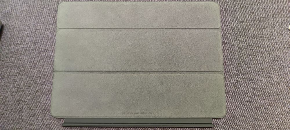 Продавам iPad 9.7 inch cover