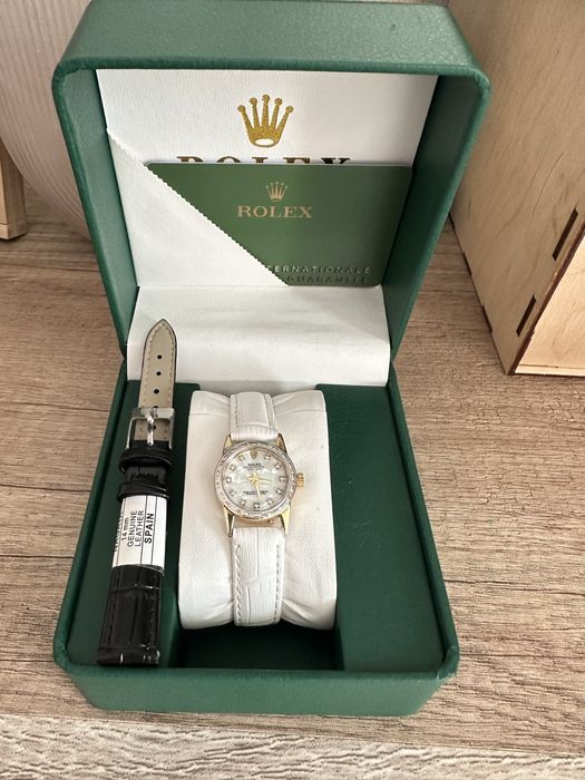 Алтын  бриллиант сағат сатылымда