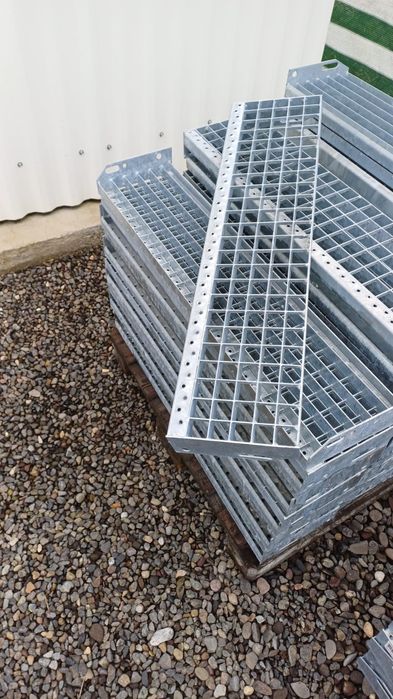 Trepte zincate galvanizate