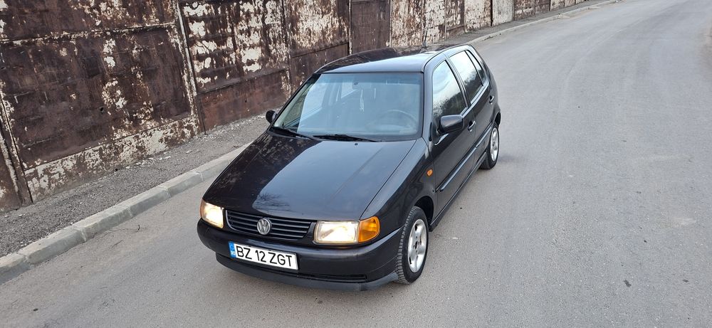 Vand sau schimb vw polo 1.1 benzina