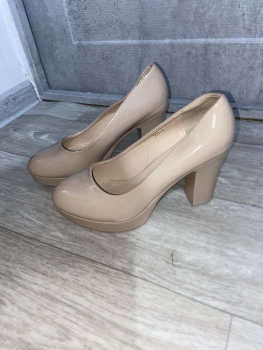 Туфли на каблуке, надевались 1 раз