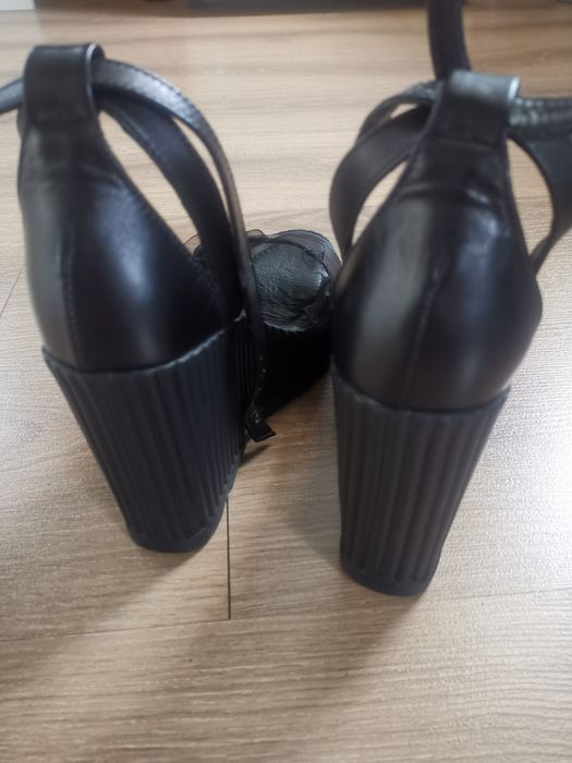 Дамски сандали на платформа