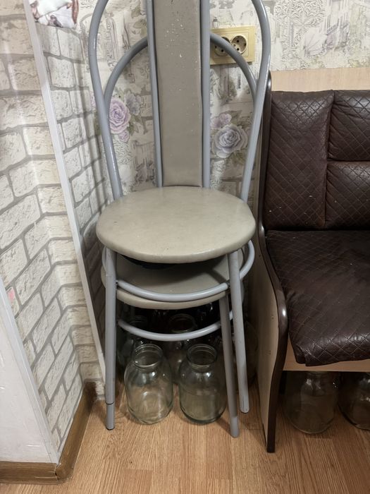 Продам стулья кухонный