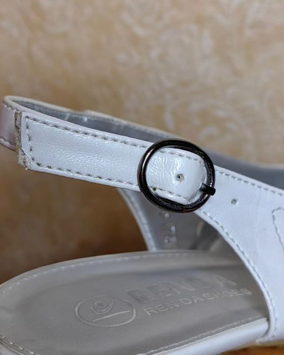 Елегантни дамски сандали с ток, 40 номер, 10 €
