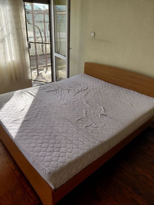 Продавам италиянски спален комплект