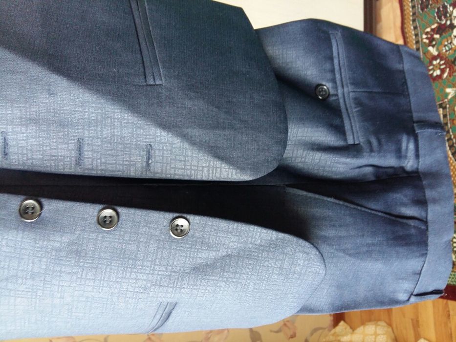 Костюм тройка