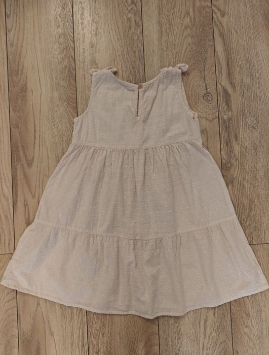 Rochița Reserved și fusta Next 104-110