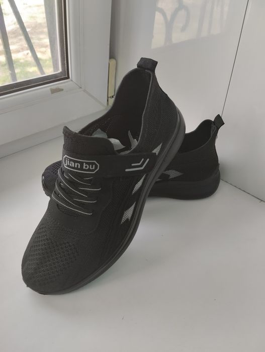 Кросовки новые стильные