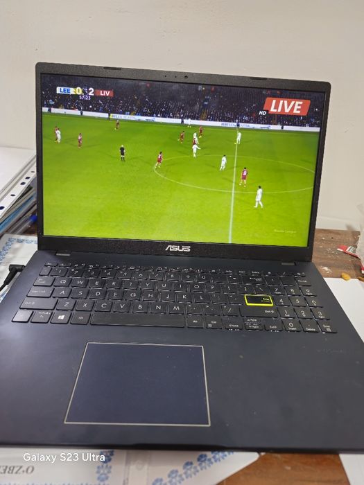 Noutbuk asus celeron4500