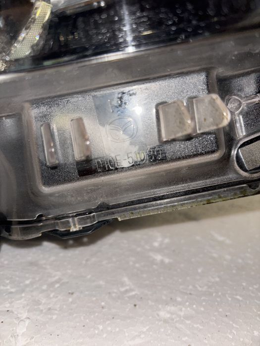 Десен фар Mazda CX-3   D10E-51030