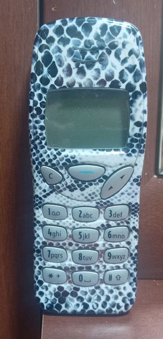 Nokia        3210