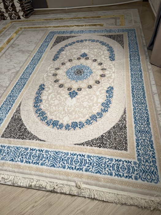 Продам новый ковер 2*3