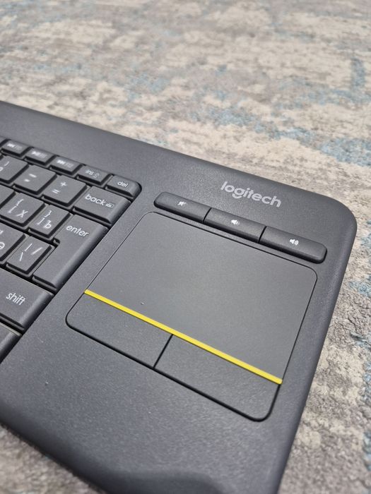 Logitech k400+ в идеальном состоянии