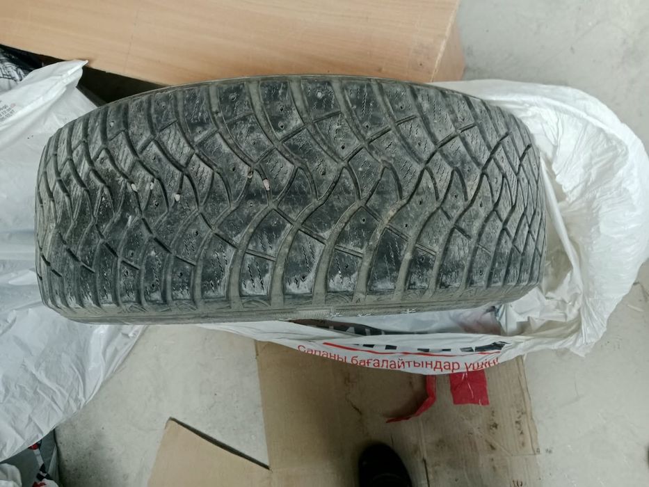Продам зимние шины 235/55/R19