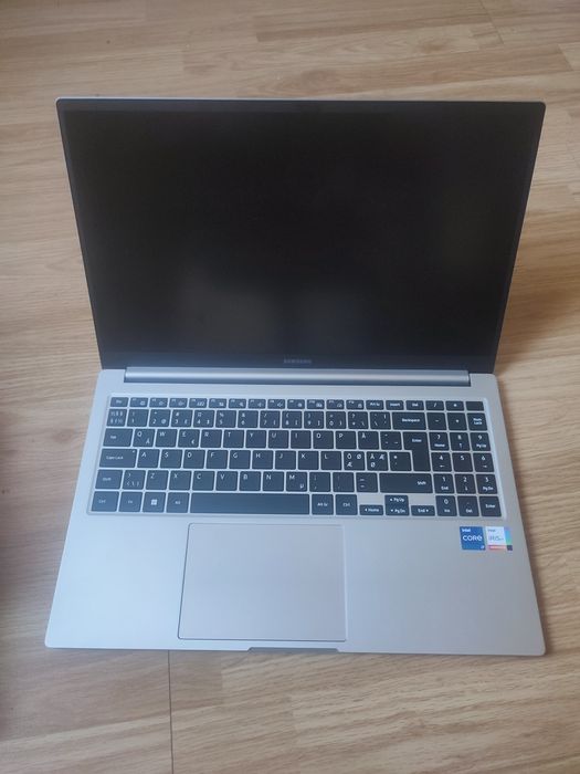 Carcasa Completa + Tastatura + Display 15,6 Nano Edge - Samsung Galaxy Book 2  NP750XDA NP750
