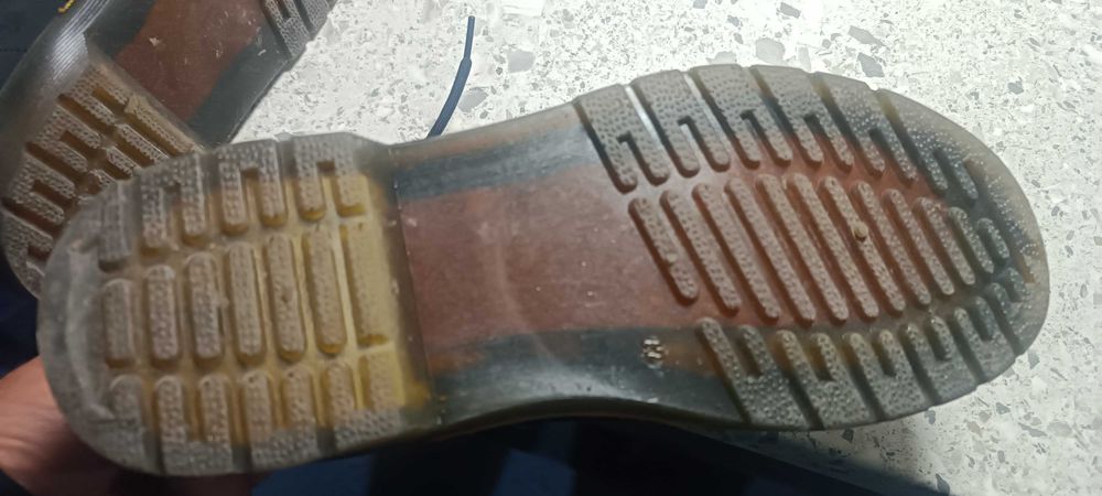 Продавам запазени Боти Тенденз