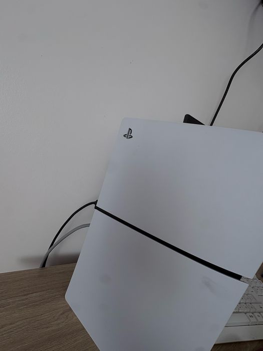 Продавам playstation 5  мишка  и монитор