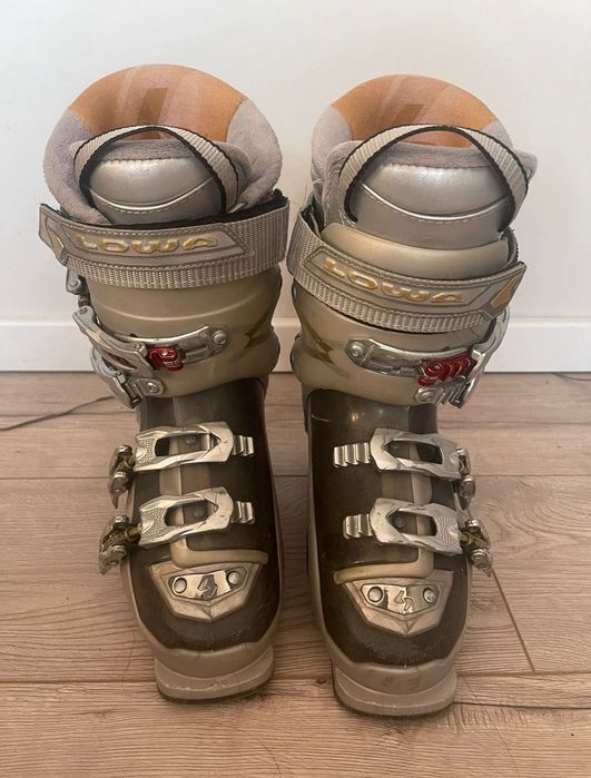 Set clăpari și schiuri