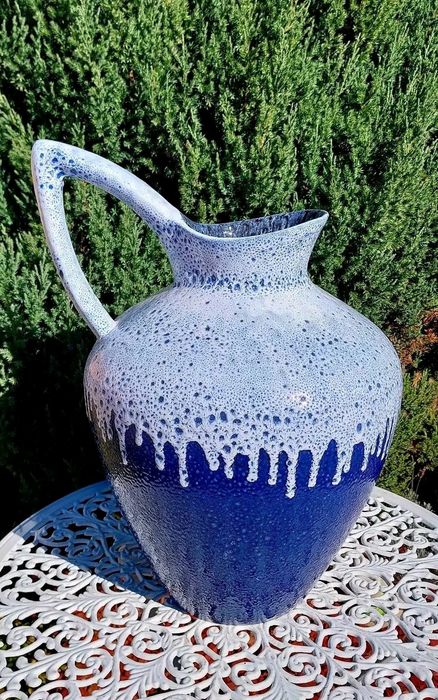 Ulcior/vază din ceramică.