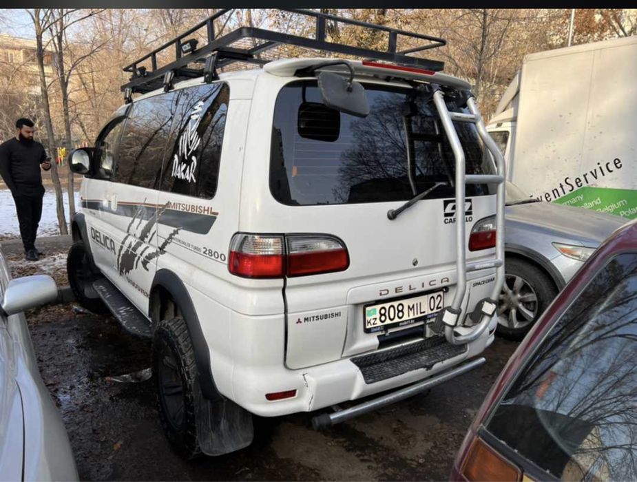 Фендера на Делика Булка Mitsubishi Delica