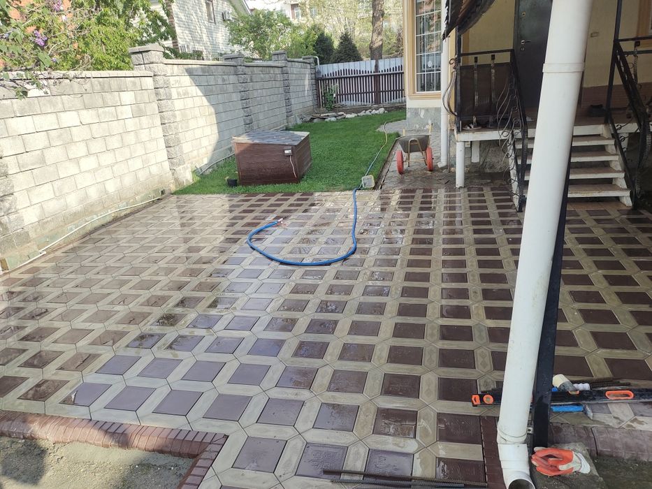 Укладка брусчатки тротуарная плитка демонтаж монтаж брусчатка цена ...