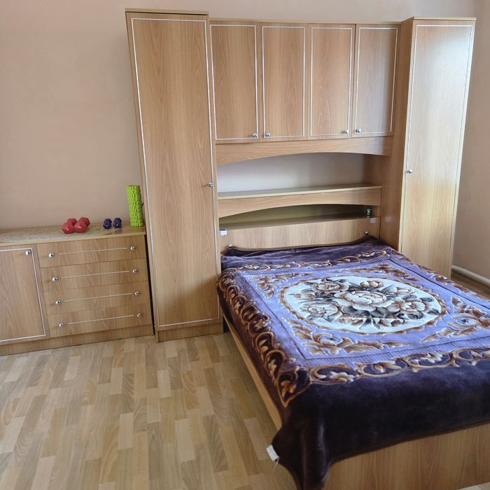 Продам спальный гарнитур