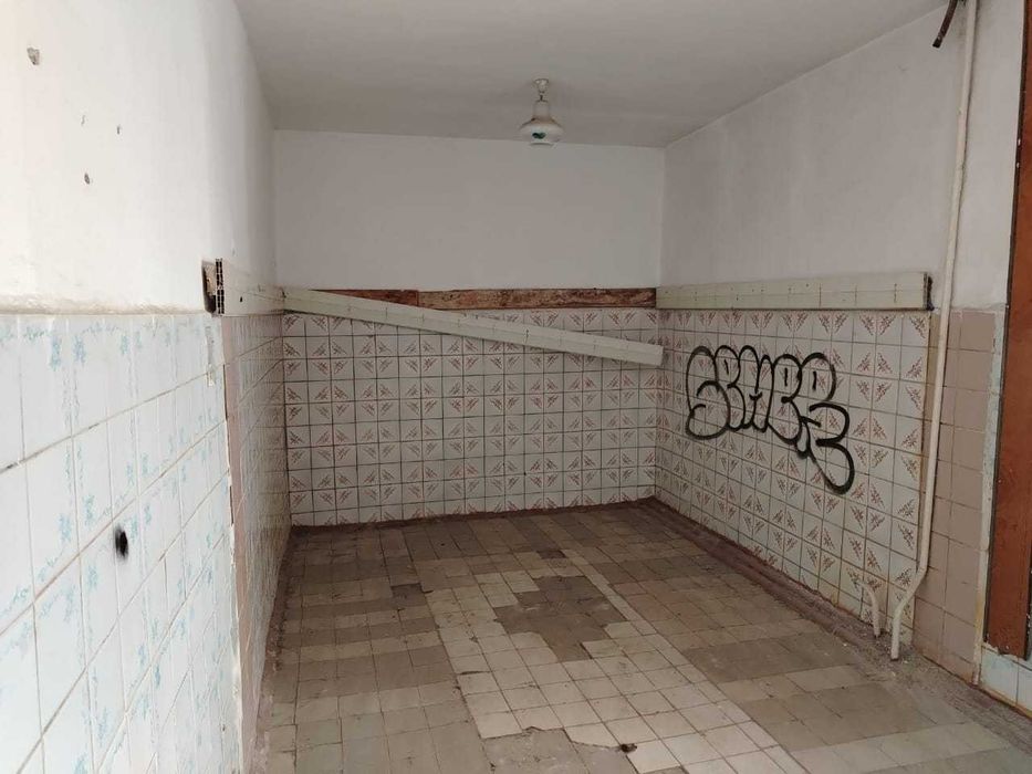 Продам здание в 3х уровнях на земельном участке  в КЖБИ