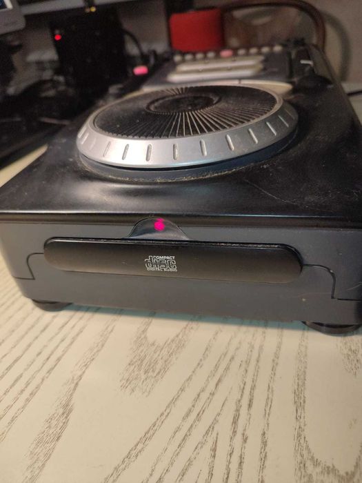 Проигрыватель CD-дисков для дискотек Numark