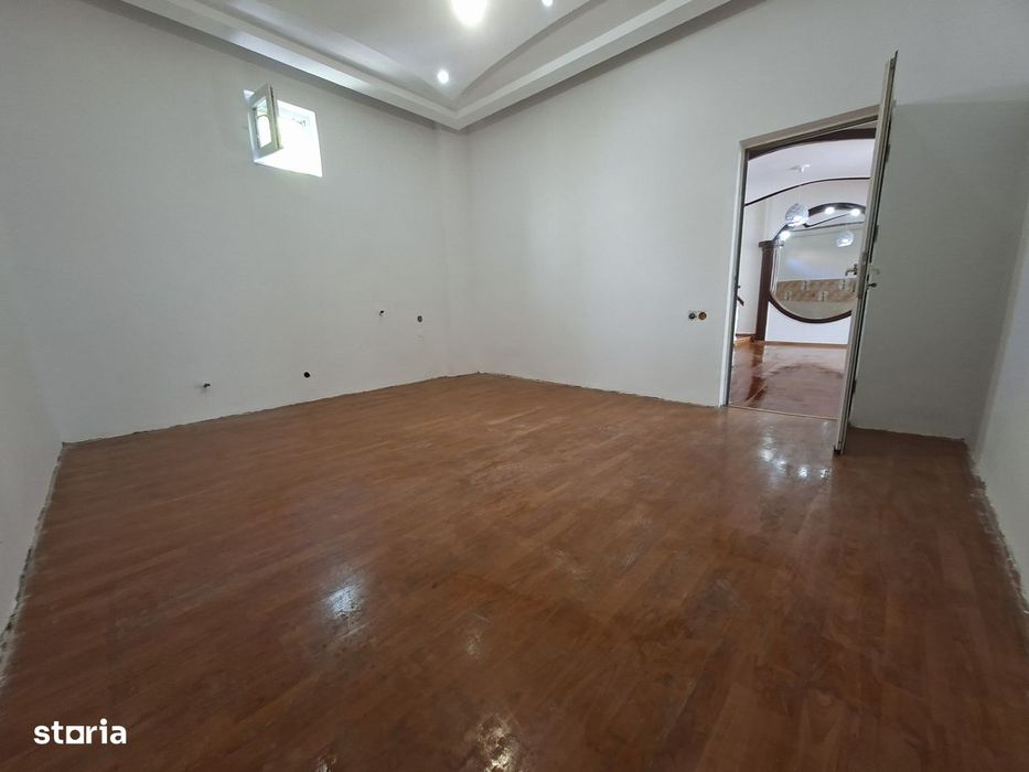 Piata Unirii, Calea Calarasilor, PROPRIETAR, vand casa P+M, 4 camere