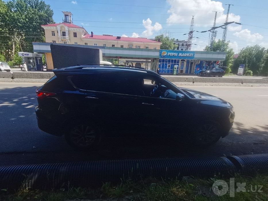 Jetour x70 avtomobil