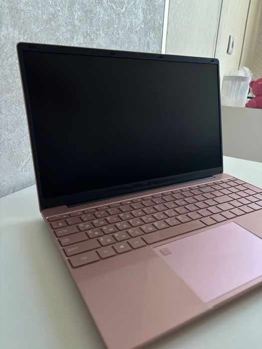 Продам ноутбук розовый