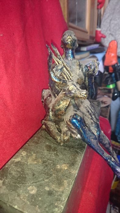 Скулптурна композиция от Социализма!