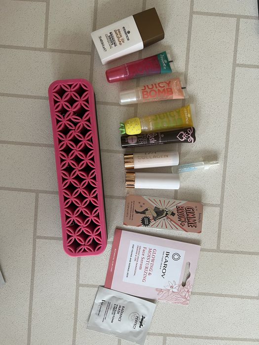 Лотове козметика на марките Too Faced, Catrice, Essence, Maybelline