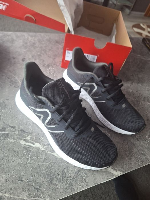 Adidasi New Balance nr 41- 41,5