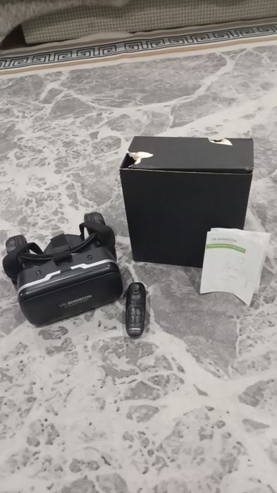 VR-очки Shinecon с джойстиком