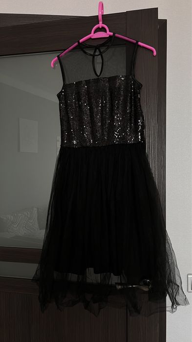 Продаю вечернее короткое платье