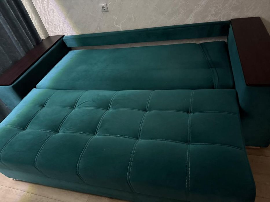 Срочно продам диван