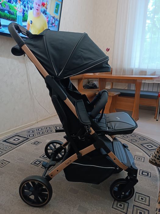 Коляска прогулочная