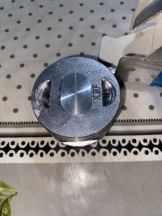 Продам новый поршень (не использовался) за 4000 тенге